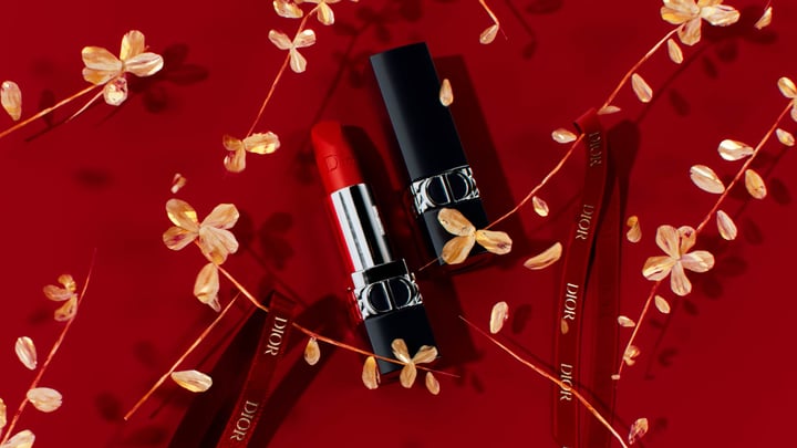 Chinese New Year 3D visual for Dior Rouge with red flowers and ribbons